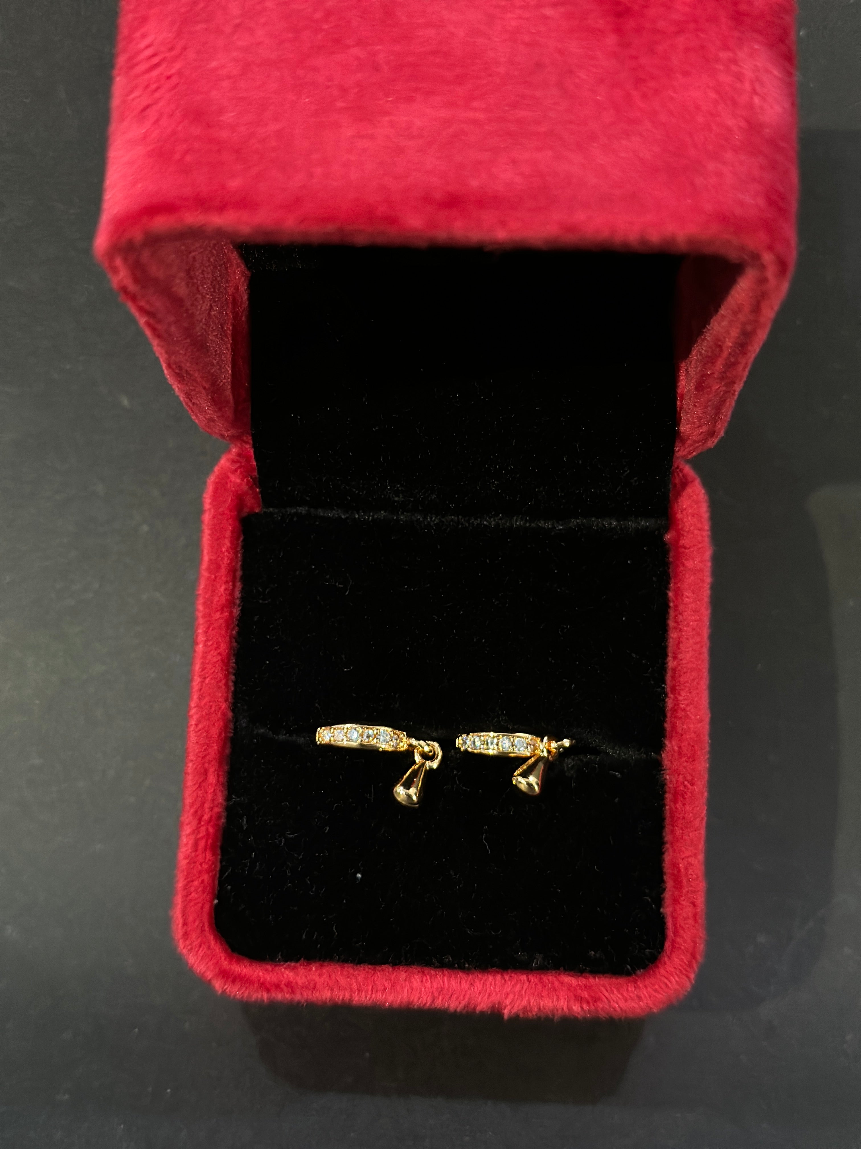 Golden Gleam Minimal Earrings