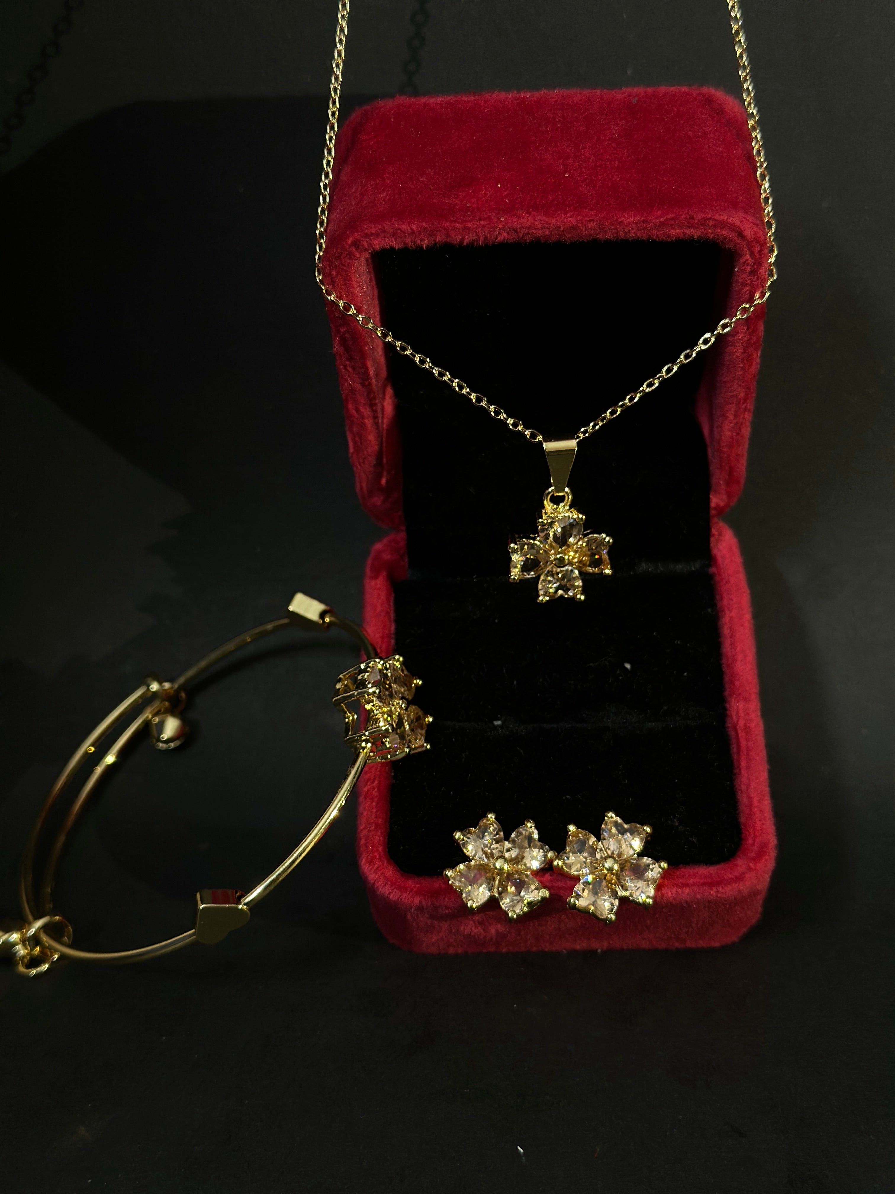 Floral Elegance Diamond Jewellery Set