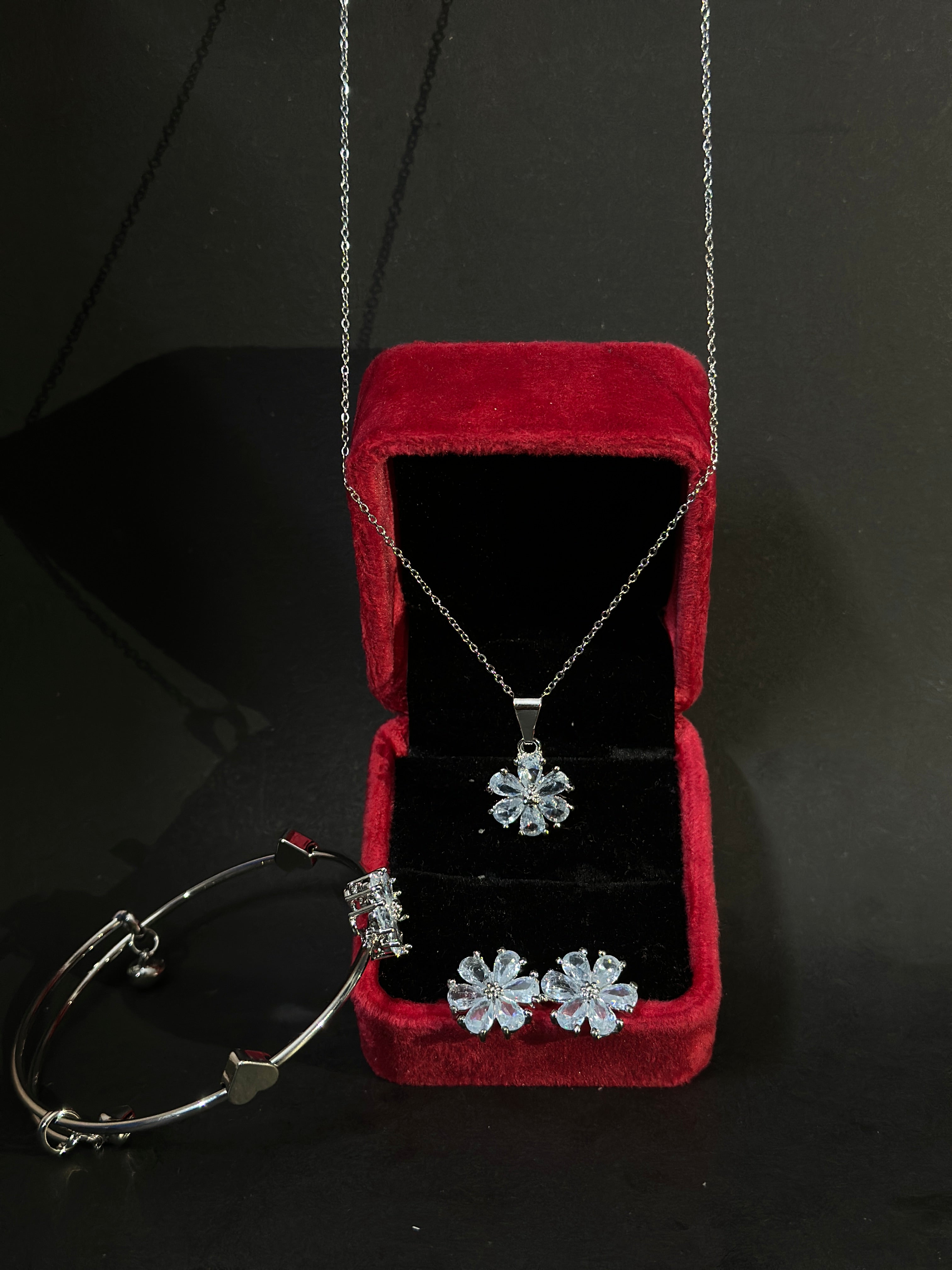 Floral Elegance Diamond Jewellery Set