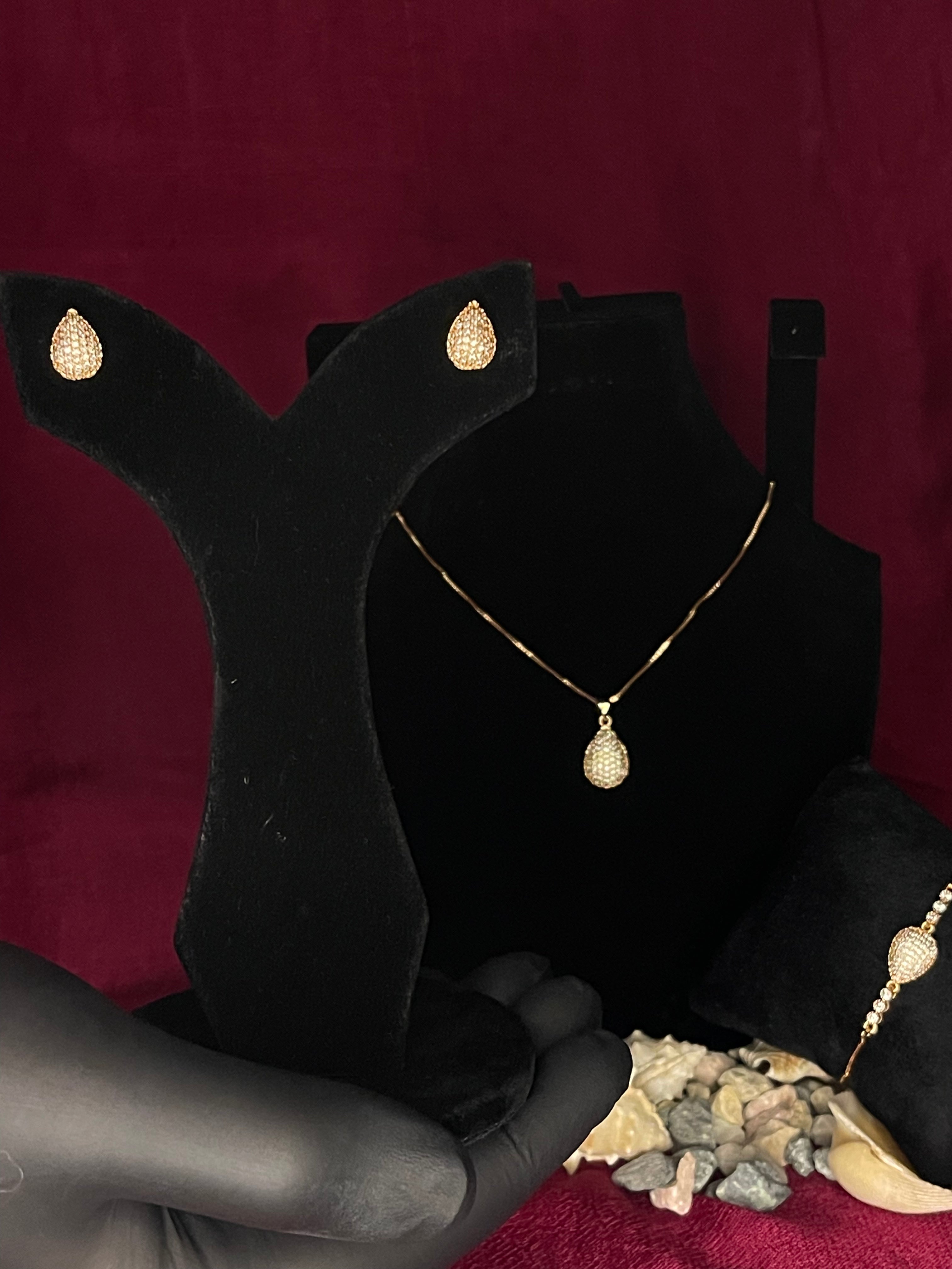 Golden Teardrop Elegance Jewelry Set (Necklace, Earrings, Bracelet & Ring)