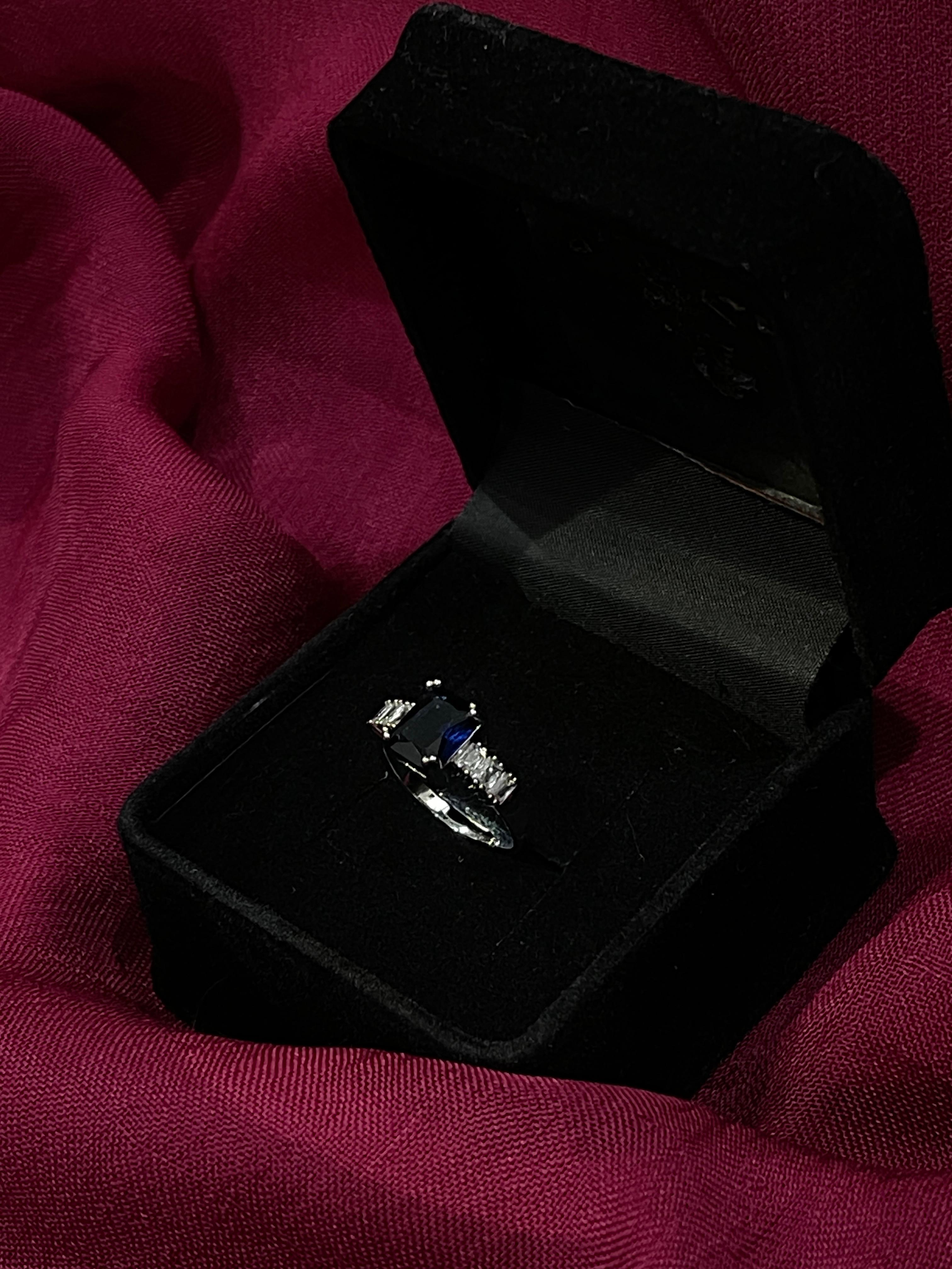 Regal Emerald Elegance Ring